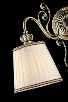 Бра Maytoni Vintage ARM420-01-R