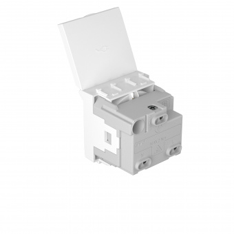 DKC Avanti Белый Розетка 2P+E со шторками IP41